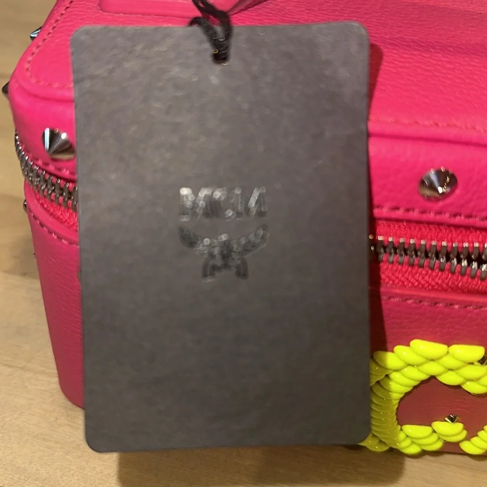MCM LOVE POTION COSMETIC CASE - Picture 8 of 15